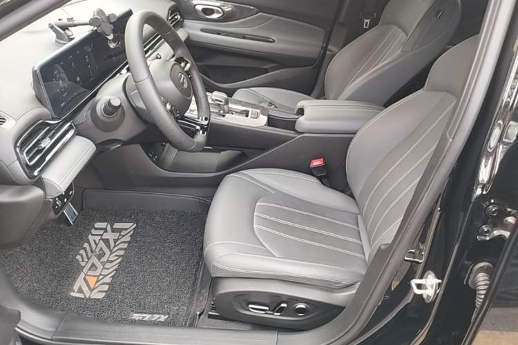 Used GAC Trumpchi EMPOW 2024 270T DCT Yingbao R-Style Edition Left Front Seat