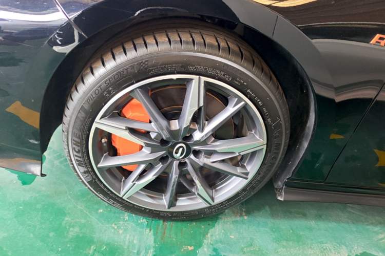 Used GAC Trumpchi EMPOW 2024 400T Automatic Yingbao R PRO Edition Left Front Wheel Hub