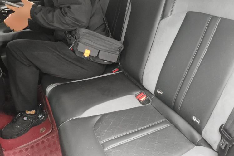 Used GAC Trumpchi EMPOW 2024 400T Automatic Yingbao R PRO Edition Left Rear Seat