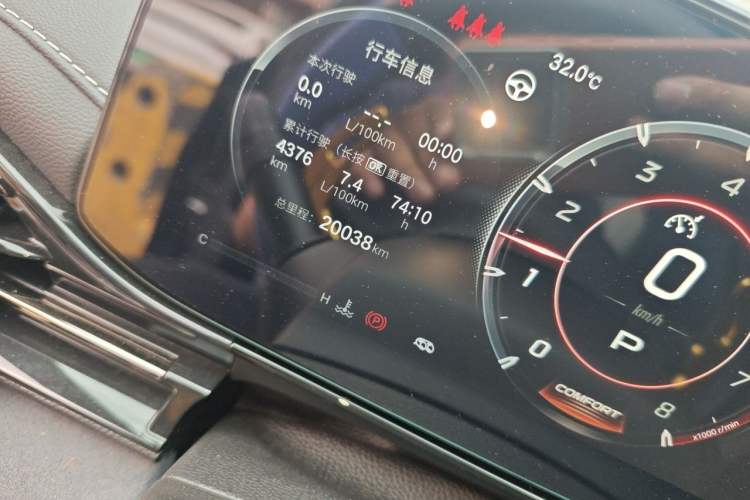 Used GAC Trumpchi EMPOW 2024 400T Automatic Yingbao R MAX Edition Odometer Close Up