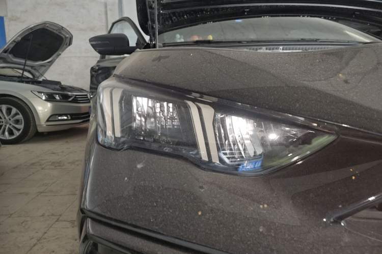 Used GAC Trumpchi EMPOW 2024 270T DCT Yingbao R-Style Edition Right Front Headlight