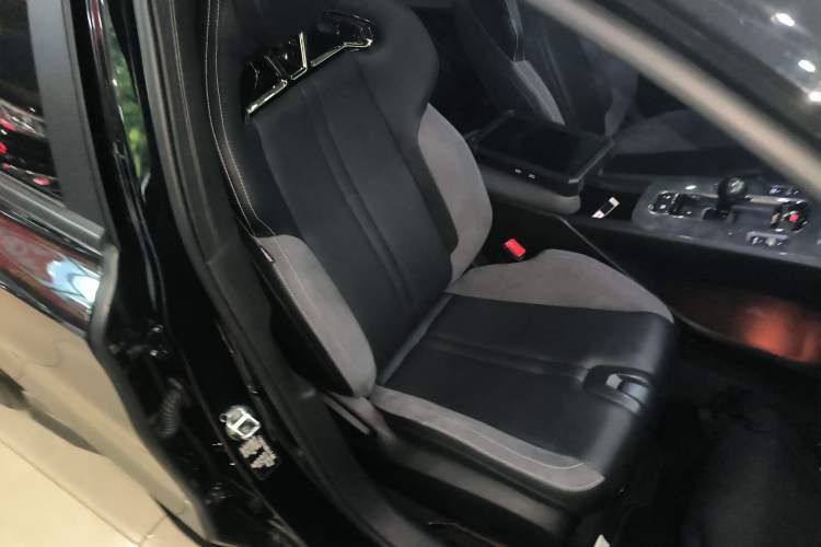 Used GAC Trumpchi EMPOW 2024 400T Automatic Yingbao R PRO Edition Right Front Seat