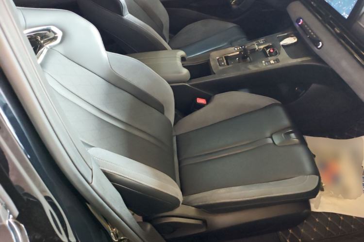 Used GAC Trumpchi EMPOW 2024 400T Automatic Yingbao R PRO Edition Right Front Seat