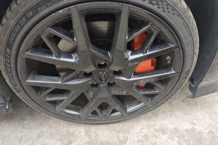 Used GAC Trumpchi EMPOW 2024 400T Automatic Yingbao R MAX Edition Right Front Wheel Hub