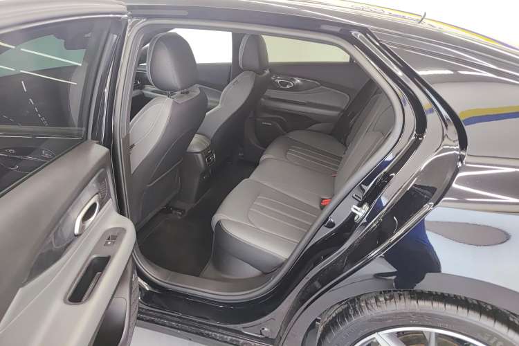 Used GAC Trumpchi EMPOW 2024 270T DCT Yingbao S Edition Right Rear Seat