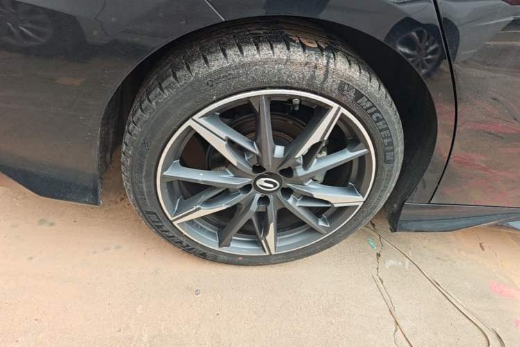 Used GAC Trumpchi EMPOW 2024 270T DCT Yingbao R-Style Edition Right Rear Wheel Hub