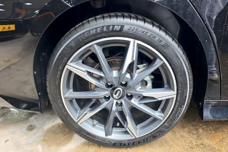 Used GAC Trumpchi EMPOW 2024 270T DCT Yingbao R-Style Edition Right Rear Wheel Hub
