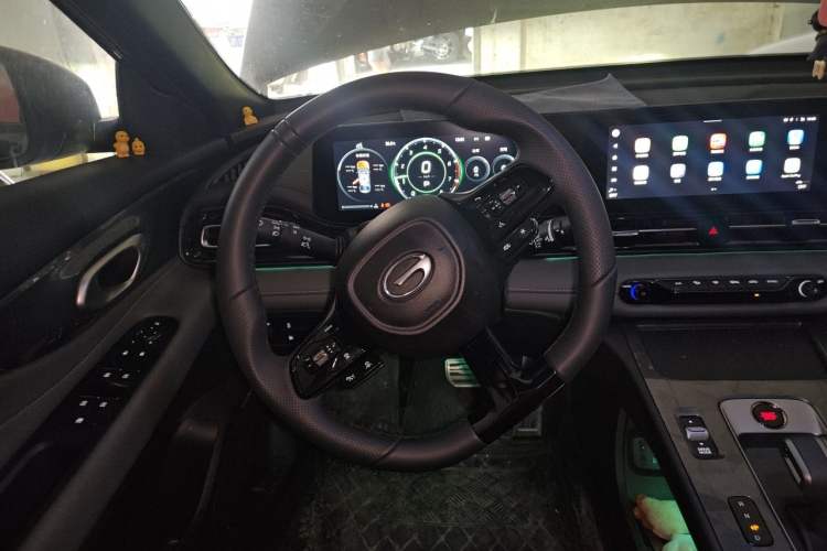 Used GAC Trumpchi EMPOW 2024 270T DCT Yingbao R-Style Edition Steering Wheel