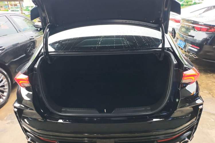 Used GAC Trumpchi EMPOW 2024 270T DCT Yingbao R-Style Edition Trunk