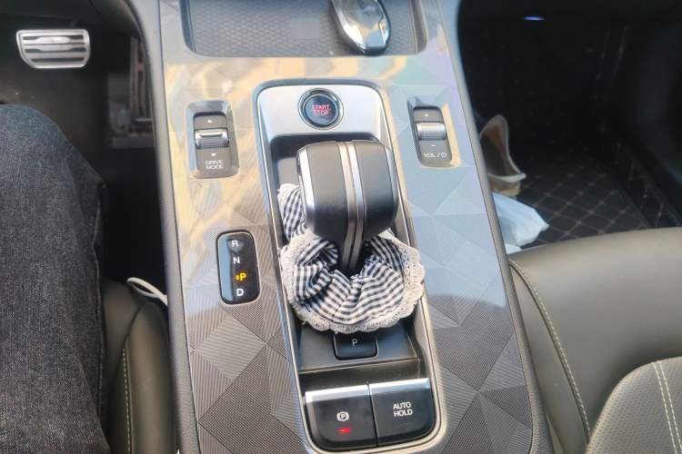 Used GAC Trumpchi EMPOW 2024 270T DCT Yingbao R-Style Edition Gear Lever