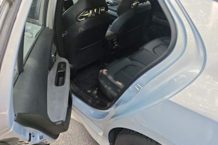 Used GAC Trumpchi EMPOW 2024 400T Automatic Yingbao R PRO Edition Interior 4