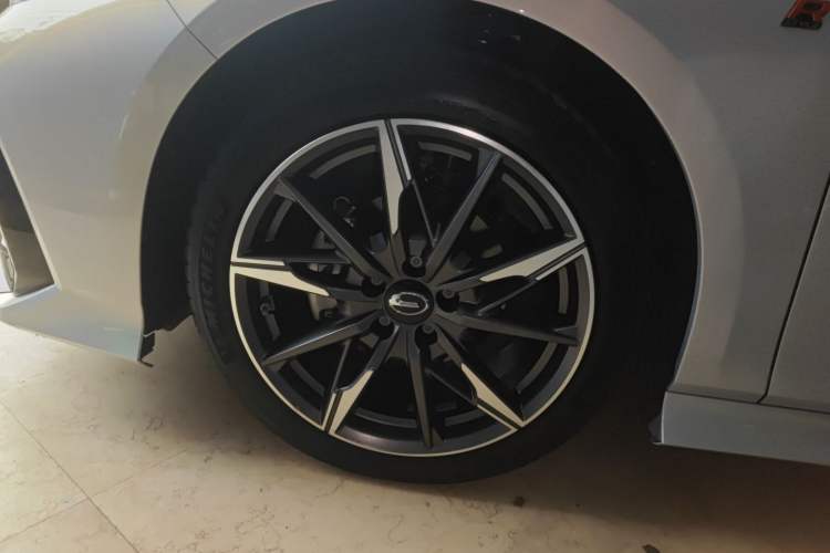 Used GAC Trumpchi EMPOW 2024 270T DCT Yingbao R-Style Edition Left Front Wheel Hub