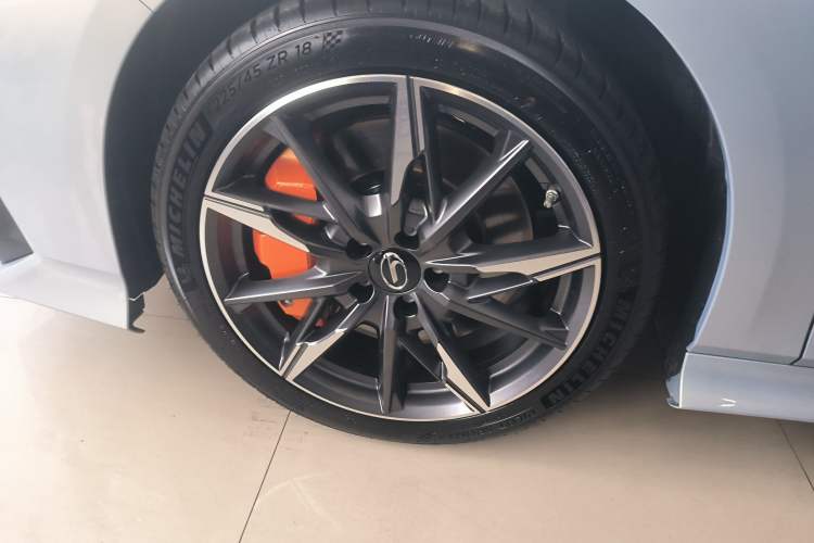 Used GAC Trumpchi EMPOW 2024 400T Automatic Yingbao R PRO Edition Left Front Wheel Hub