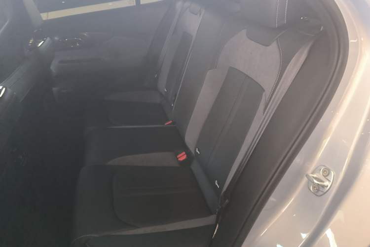 Used GAC Trumpchi EMPOW 2024 400T Automatic Yingbao R PRO Edition Left Rear Seat
