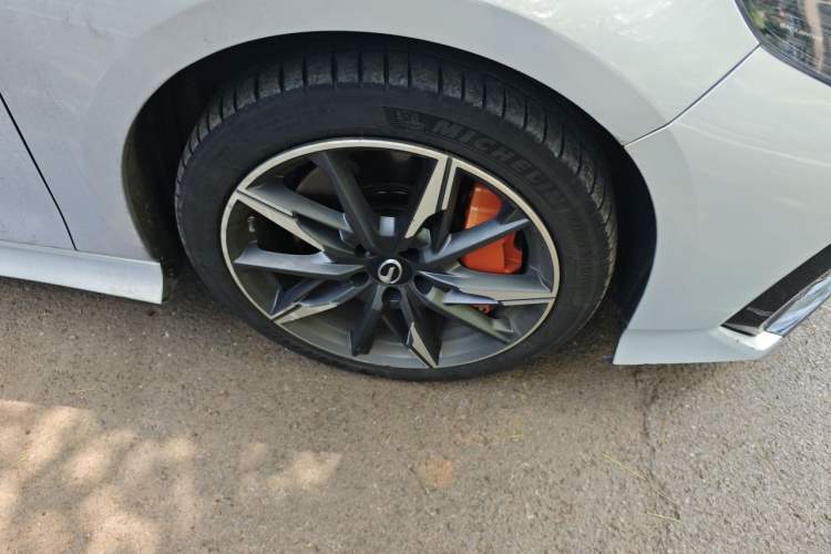 Used GAC Trumpchi EMPOW 2024 400T Automatic Yingbao R PRO Edition Right Front Wheel Hub