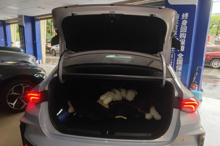 Used GAC Trumpchi EMPOW 2024 270T DCT Yingbao R-Style Edition Trunk