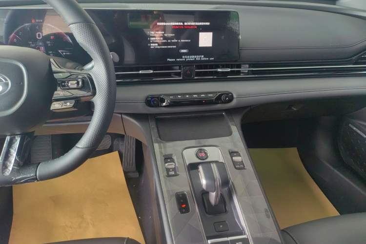 Used GAC Trumpchi EMPOW 2024 270T DCT Yingbao S Edition Audio And AC Panel