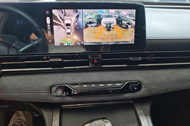 Used GAC Trumpchi EMPOW 2024 400T Automatic Yingbao R MAX Edition Audio And AC Panel