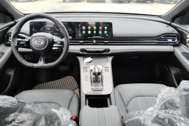 Used GAC Trumpchi EMPOW 2024 270T DCT Yingbao S Edition Center Console
