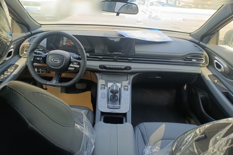 Used GAC Trumpchi EMPOW 2024 270T DCT Yingbao S Edition Center Console