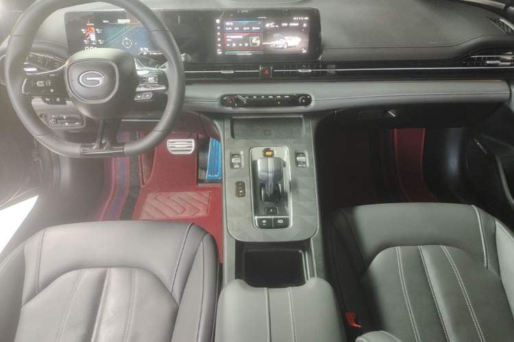 Used GAC Trumpchi EMPOW 2024 270T DCT Yingbao R-Style Edition Center Console