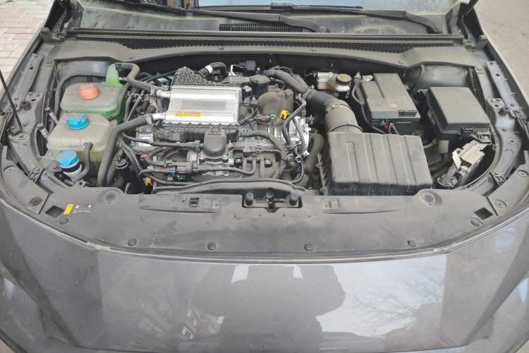 Used GAC Trumpchi EMPOW 2024 270T DCT Yingbao R-Style Edition Engine Bay