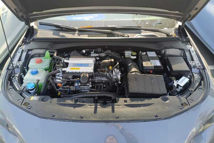Used GAC Trumpchi EMPOW 2024 270T DCT Yingbao S Edition Engine Bay