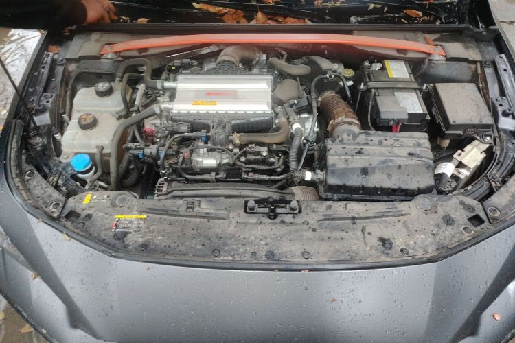 Used GAC Trumpchi EMPOW 2024 400T Automatic Yingbao R MAX Edition Engine Bay