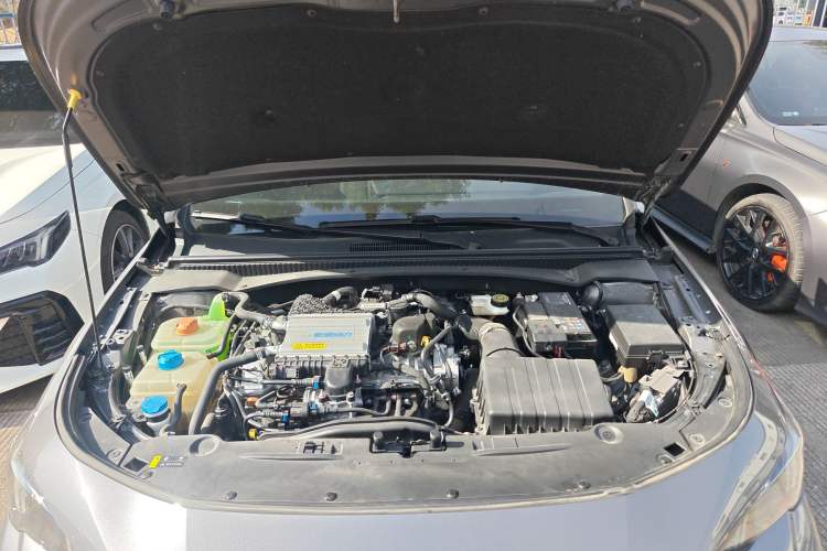 Used GAC Trumpchi EMPOW 2024 270T DCT Yingbao R-Style Edition Engine Bay