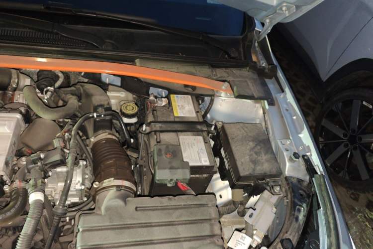 Used GAC Trumpchi EMPOW 2024 400T Automatic Yingbao R MAX Edition Engine Bay Left