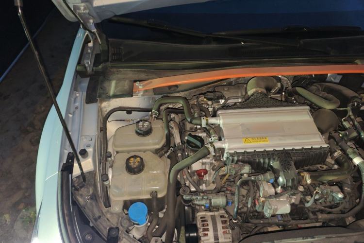 Used GAC Trumpchi EMPOW 2024 400T Automatic Yingbao R MAX Edition Engine Bay Right