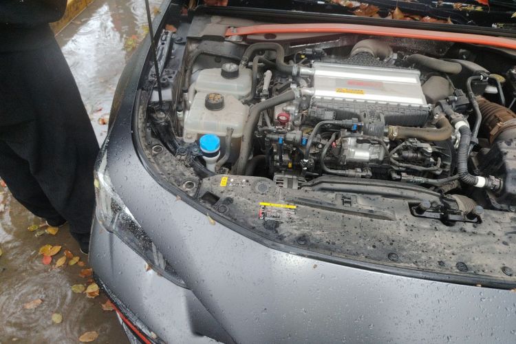 Used GAC Trumpchi EMPOW 2024 400T Automatic Yingbao R MAX Edition Engine Bay Right