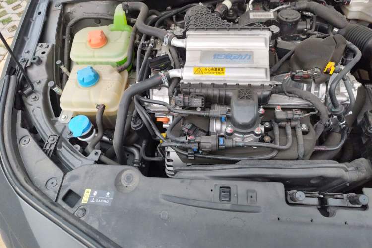 Used GAC Trumpchi EMPOW 2024 270T DCT Yingbao R-Style Edition Engine Bay Right