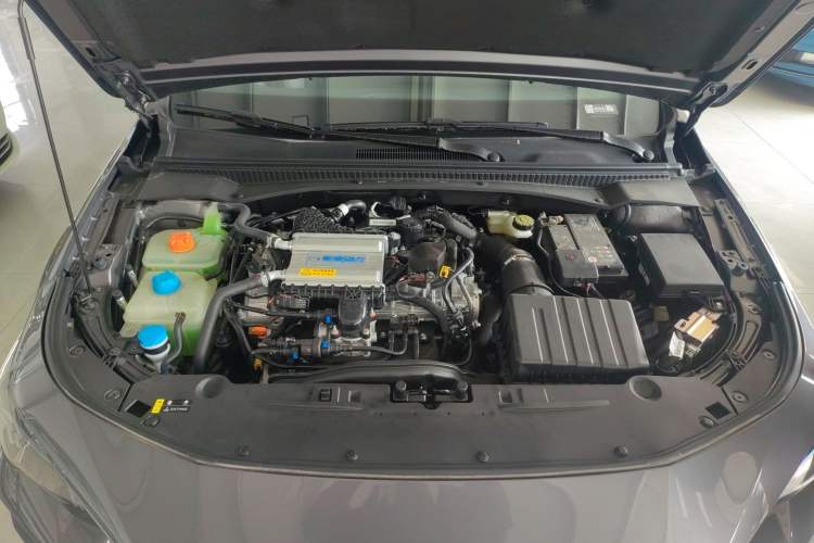 Used GAC Trumpchi EMPOW 2024 270T DCT Yingbao S Edition Engine Bay