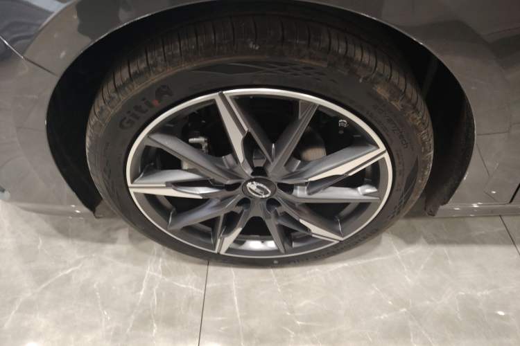 Used GAC Trumpchi EMPOW 2024 270T DCT Yingbao S Edition Exterior 7