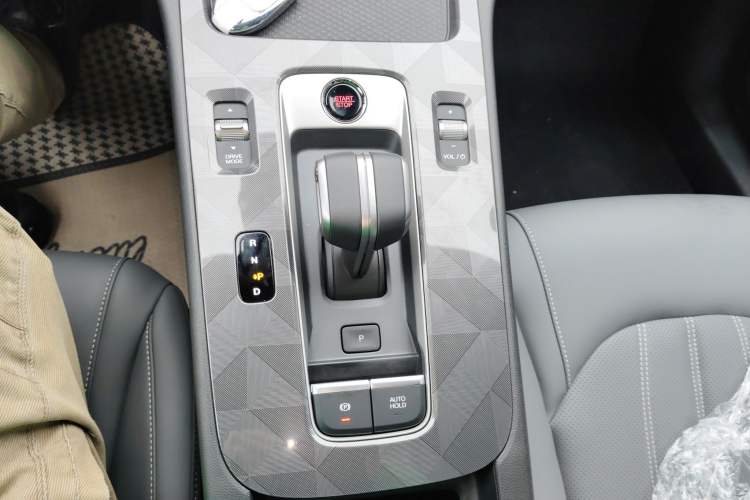 Used GAC Trumpchi EMPOW 2024 270T DCT Yingbao S Edition Gear Lever