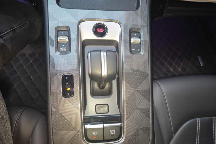 Used GAC Trumpchi EMPOW 2024 270T DCT Yingbao R-Style Edition Gear Lever