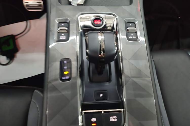 Used GAC Trumpchi EMPOW 2024 400T Automatic Yingbao R MAX Edition Gear Lever