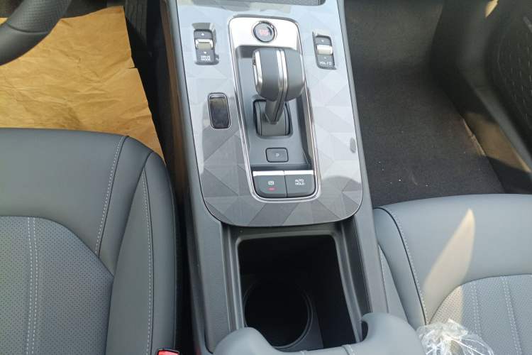 Used GAC Trumpchi EMPOW 2024 270T DCT Yingbao S Edition Gear Lever