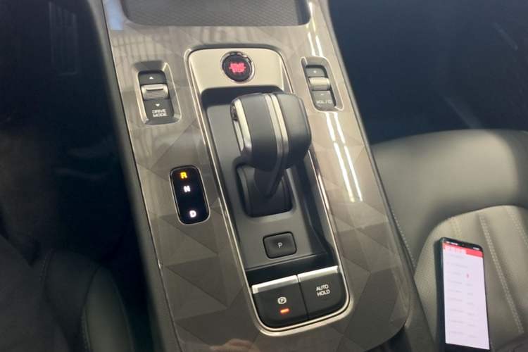 Used GAC Trumpchi EMPOW 2024 270T DCT Yingbao R-Style Edition Gear Lever
