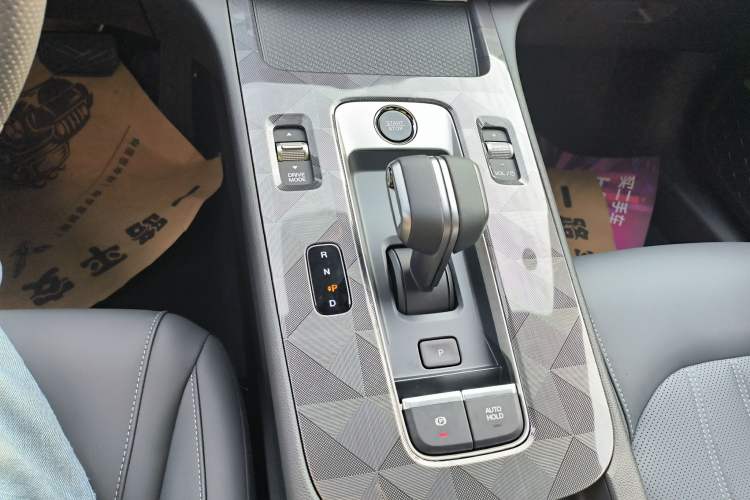 Used GAC Trumpchi EMPOW 2024 270T DCT Yingbao S Edition Gear Lever