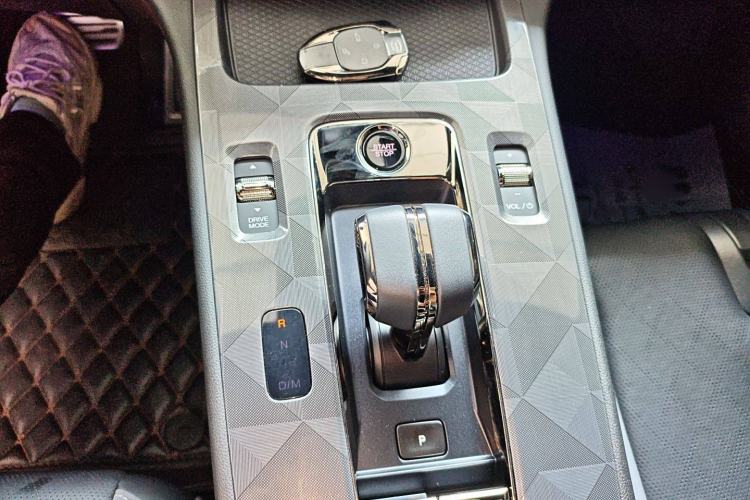 Used GAC Trumpchi EMPOW 2024 400T Automatic Yingbao R MAX Edition Gear Lever
