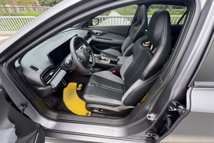 Used GAC Trumpchi EMPOW 2024 400T Automatic Yingbao R PRO Edition Interior 2