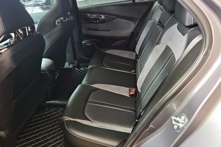 Used GAC Trumpchi EMPOW 2024 400T Automatic Yingbao R MAX Edition Interior 2