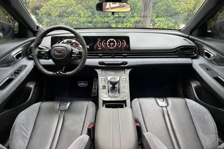 Used GAC Trumpchi EMPOW 2024 400T Automatic Yingbao R MAX Edition Interior 4