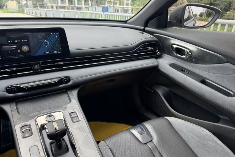 Used GAC Trumpchi EMPOW 2024 400T Automatic Yingbao R PRO Edition Interior 9
