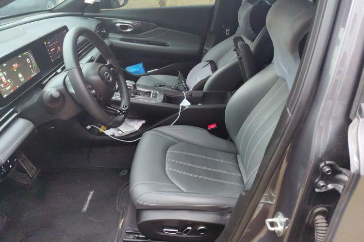 Used GAC Trumpchi EMPOW 2024 270T DCT Yingbao R-Style Edition Left Front Seat