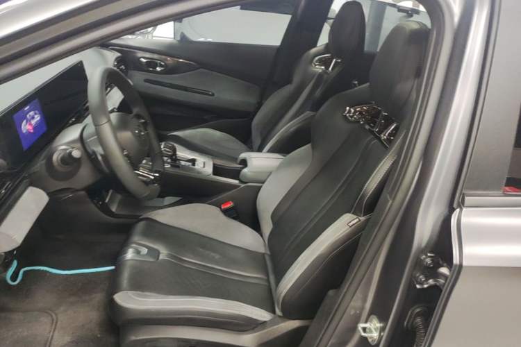 Used GAC Trumpchi EMPOW 2024 400T Automatic Yingbao R PRO Edition Left Front Seat