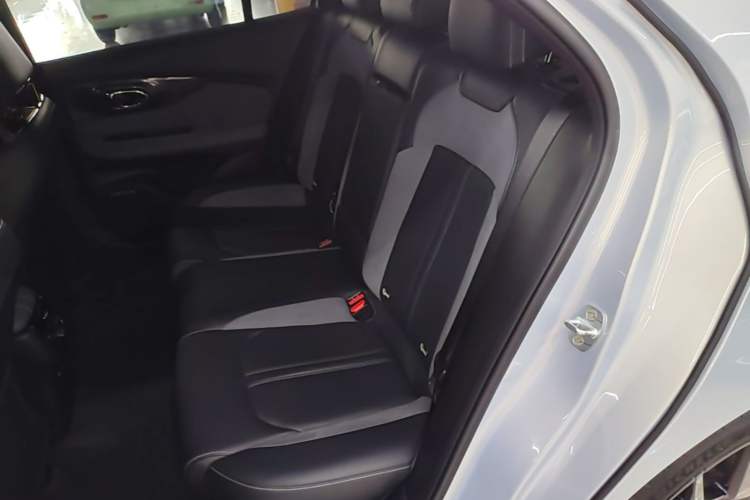 Used GAC Trumpchi EMPOW 2024 400T Automatic Yingbao R MAX Edition Left Rear Seat