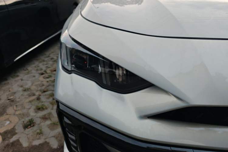 Used GAC Trumpchi EMPOW 2024 400T Automatic Yingbao R MAX Edition Right Front Headlight